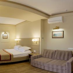 Комната полулюкс с балконом (с завтраком)