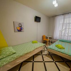 Номер эконом с 1 двуспальной и 1 односпальной кроватями