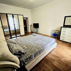 Фото Апартаменты на улице Адоратского 1