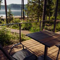 8-местный коттедж улучшенный с общей террасой и видом на озеро