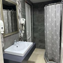 Фото Отель R&R INN (АР енд АР Инн)