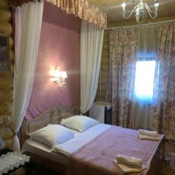 Номер полулюкс с 1 двуспальной кроватью