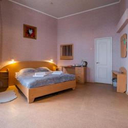 2-местный номер стандарт улучшенный с 1 двуспальной кроватью