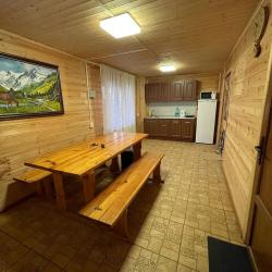 Номер стандарт с 2 односпальными и 1 двуспальной кроватью