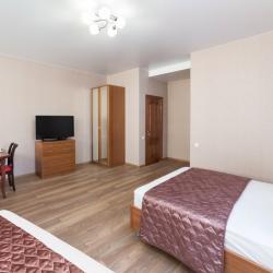 Номер люкс с 2 двуспальными кроватями №28