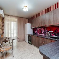 Фото Отель HomeDay (ХоумДэй) на улице Красная