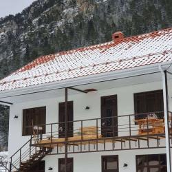 Фото Апартаменты с видом на горы в куроpтнoм пoceлкe