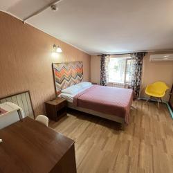 Номер стандарт с 1 двуспальной кроватью