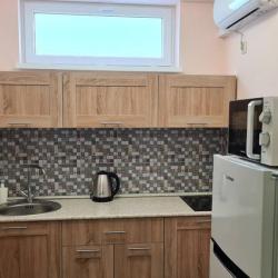 1-комнатный номер студия с 2 односпальными и 1 двуспальной кроватью