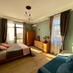 Фото Апартаменты на улице Меридианная 1