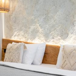 Номер полулюкс с 1 двуспальной кроватью и диваном