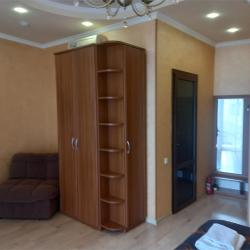 Номер комфорт с 1 двуспальной кроватью с балконом (вид на горы, кипарисы)