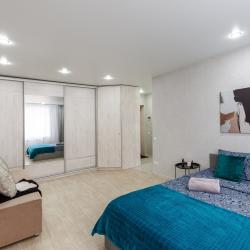 Фото Апартаменты на улице Николая Баженова 1