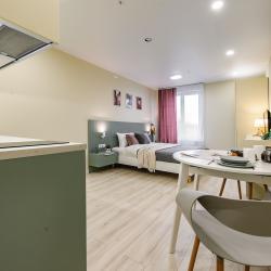 фото 9 ApartMe (АпартМи) на улице Матроса Железняка 2