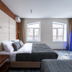 Фото V hotel & Rooftop lounge (В отель)