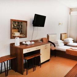 Кровать в 6-местном общем номере