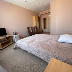 Номер стандарт с 1 двуспальной кроватью