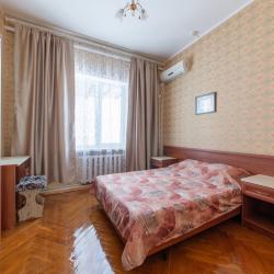 Комната люкс с 1 односпальной и 2 двуспальными кроватями