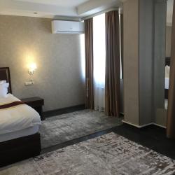 Номер полулюкс улучшенный с 1 двуспальной кроватью (с завтраком) #209