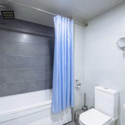 Номер люкс с двуспальной кроватью