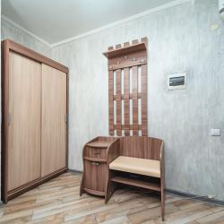 2-комнатные апартаменты люкс Кирова 1-406Б, 4(9)