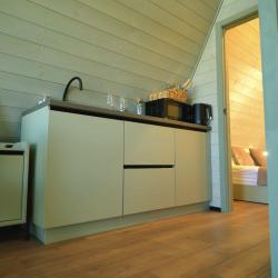 4-местный 2-комнатный коттедж премиум с 2 двуспальными кроватями