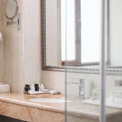 Фото Отель Paris Hotel Yerevan (Париж )