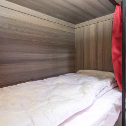 Кровать в 12-местном общем мужском номере