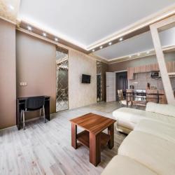 Фото Отель InnHome Apartments (ИннХоум) на улице Братьев Кашириных 34