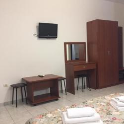 Комната стандарт с 1 односпальной и 1 двуспальной кроватью