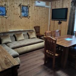 Коттедж стандарт с 1 односпальной и 2 двуспальными кроватями