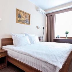 Номер стандарт улучшенный с 1 двуспальной кроватью