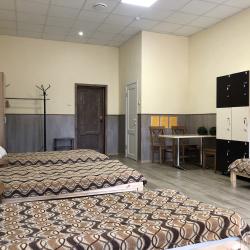 Кровать в 6-местном общем номере