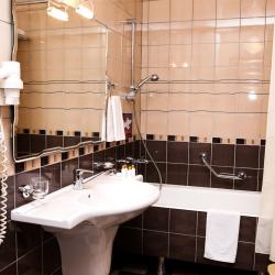 Номер стандарт с 1 двуспальной кроватью