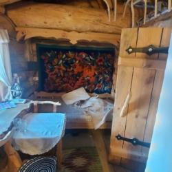 Номер стандарт с 2 односпальными кроватями на печи