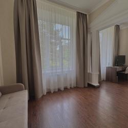 Номер люкс с 1 двуспальной кроватью