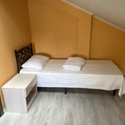 Номер студия комфорт с 3 односпальными кроватями (мансарда)