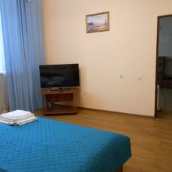 2-местный 2-комнатный номер комфорт с 1 двуспальной кроватью