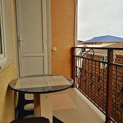 Комната стандарт с 1 двуспальной кроватью и балконом