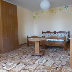 Номер стандарт семейный с 2 односпальными и 1 двуспальной кроватью (корпус 1,2)