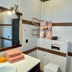 Фото Апартаменты на улице Меридианная 1