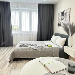 Фото Апартаменты на улице Короленко 7