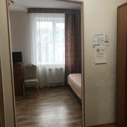 Номер полулюкс с 2 односпальными кроватями (с завтраком)