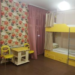 Кровать в 6-местном женском номере (общие удобства)