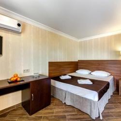 Номер комфорт с 1 двуспальной кроватью