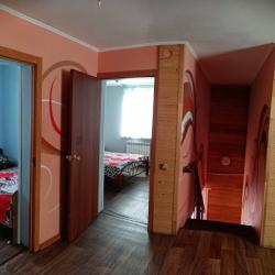 Коттедж в красном стиле