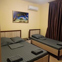 Номер стандарт улучшенный с 1 односпальной и 1 двуспальной кроватью