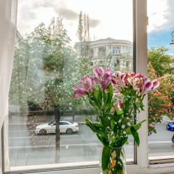 Счастье жить в центре Севастополя с балконом на улице  Большая Морская 41