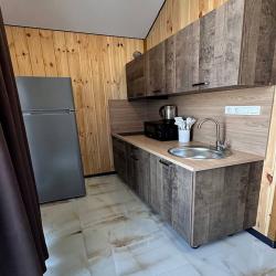 Бунгало улучшенное с 3 односпальными и 1 двуспальной кроватью