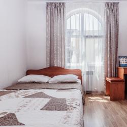 2-местный номер стандарт с 1 двуспальной кроватью